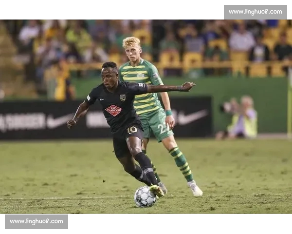 高清足球赛事直播APP下载指南畅享全球赛场精彩即时比分数据分析权威解说 - 副本 (49) - 副本 - 副本 - 副本 - 副本